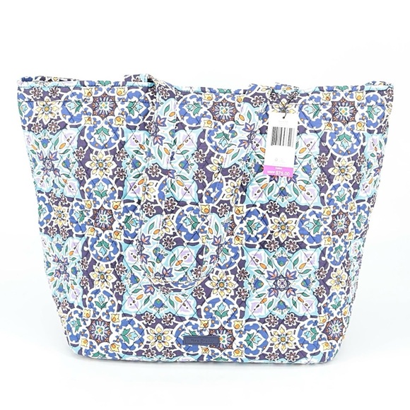 Vera Bradley Handbags - Vera Bradley Grand Tote. NWT Lisbon Medallion Cool